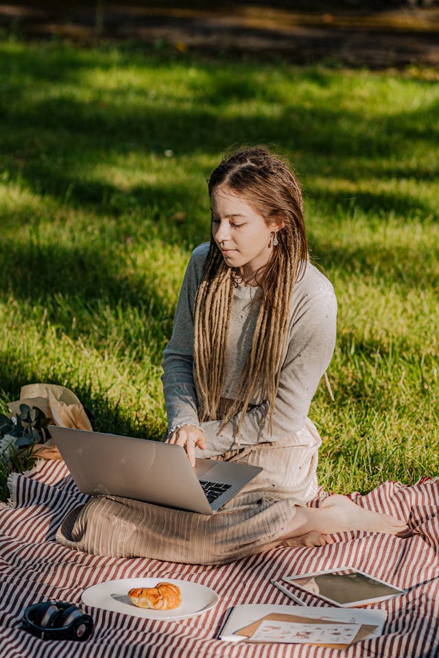 The Power of Micro-Jobs: How Freelancers Can Leverage Small Gigs for Big Gains