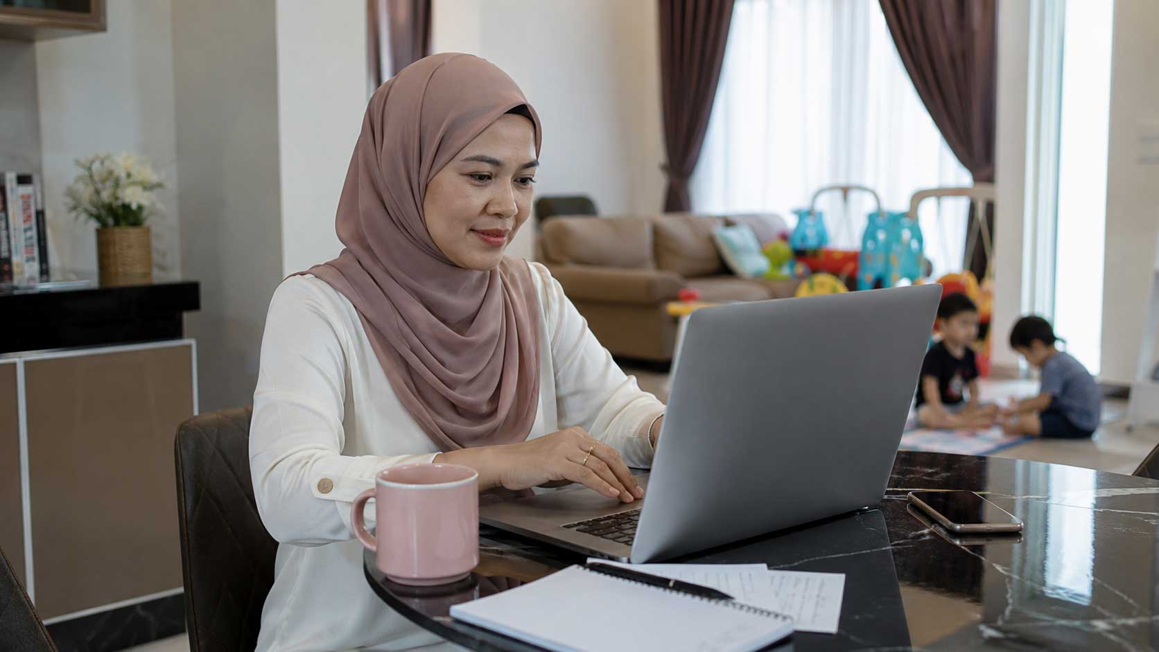 Freelancing for Housewives: 50+ Services You Can Offer From Home
